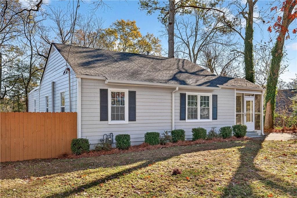 3 bedroom, 2 bathroom, 1,410 sq ft single family residence for sale at 488 Mcwilliams Avenue, Atlanta, GA 30316 — photo 3