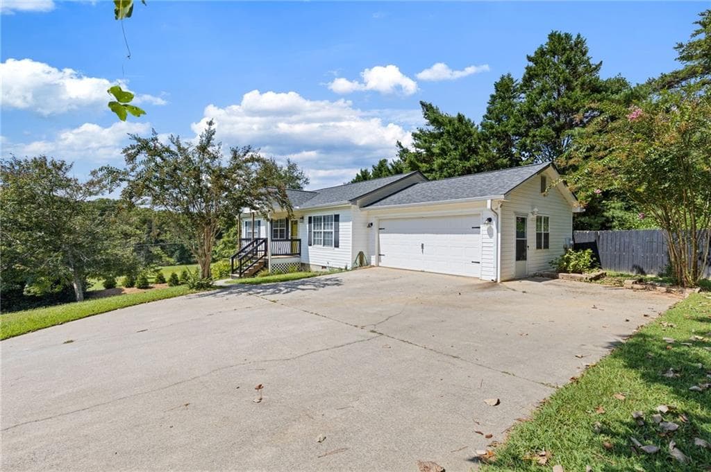 4 bedroom, 3 bathroom, 1,825 sq ft single family residence for sale at 43 Dawson Trace, Dawsonville, GA 30534 — photo 2
