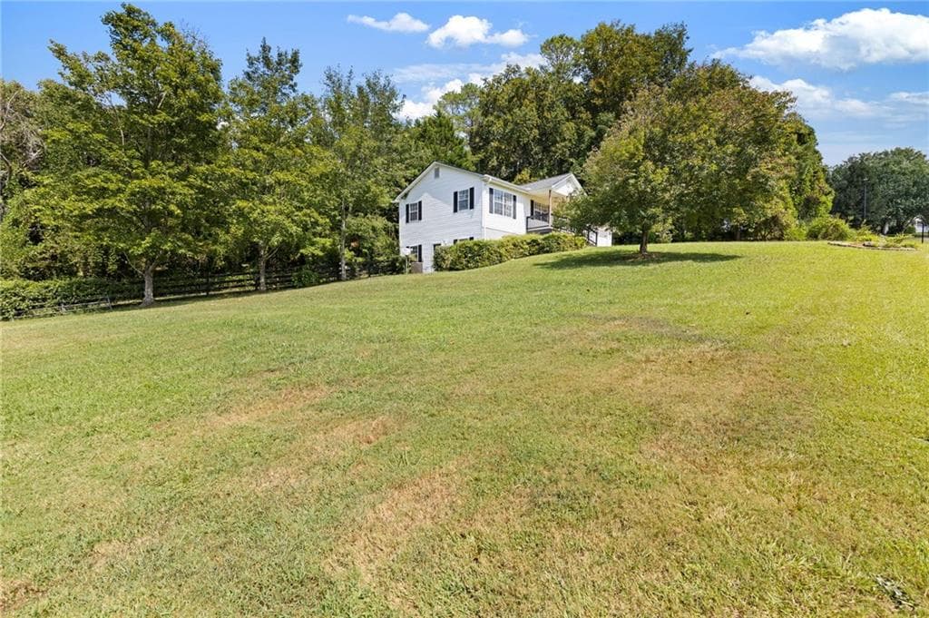 4 bedroom, 3 bathroom, 1,825 sq ft single family residence for sale at 43 Dawson Trace, Dawsonville, GA 30534 — photo 4