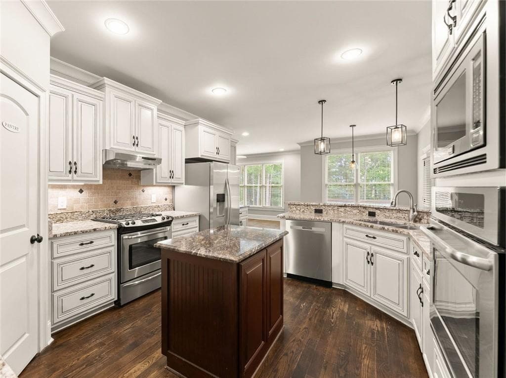 6 bedroom, 5 bathroom, 5,640 sq ft single family residence for sale at 267 Chestnut Oak Lane, Dawsonville, GA 30534 — photo 6