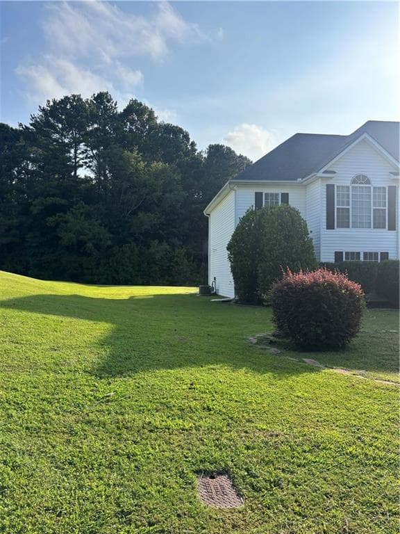5 bedroom, 3 bathroom, 2,306 sq ft single family residence under contract at 185 Bramlett Way, Powder Springs, GA 30127 — photo 4