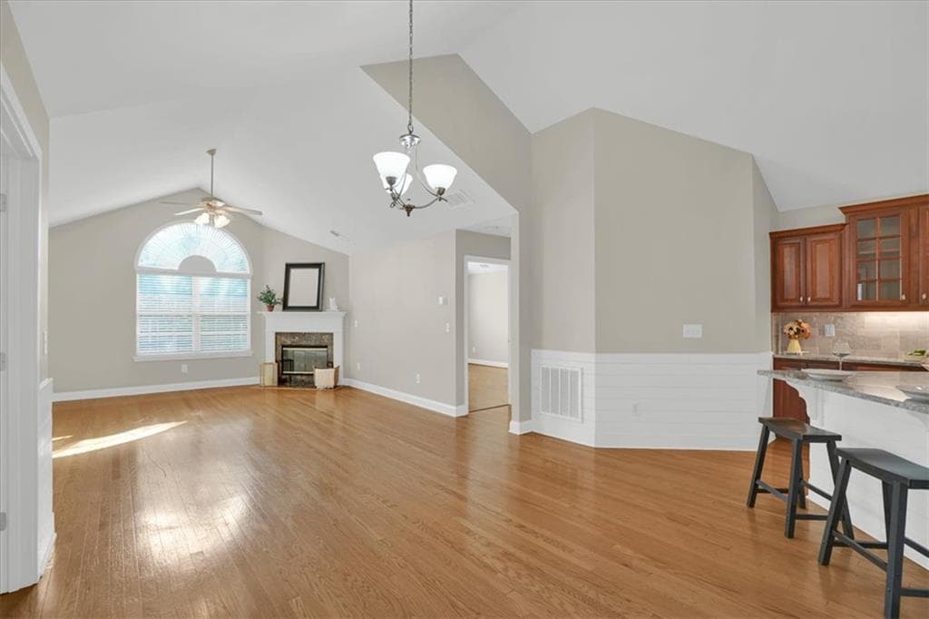 2 bedroom, 2 bathroom, 1,712 sq ft condominium under contract at 5278 Stone Village Circle 8, Kennesaw, GA 30152 — photo 5