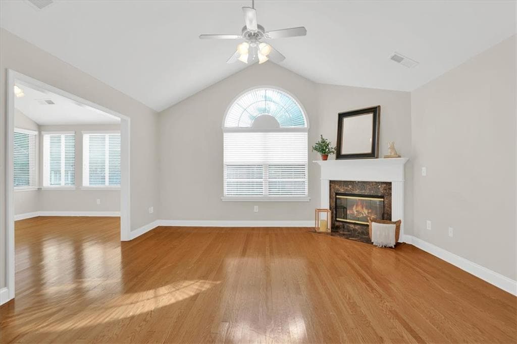 2 bedroom, 2 bathroom, 1,712 sq ft condominium under contract at 5278 Stone Village Circle 8, Kennesaw, GA 30152 — photo 6