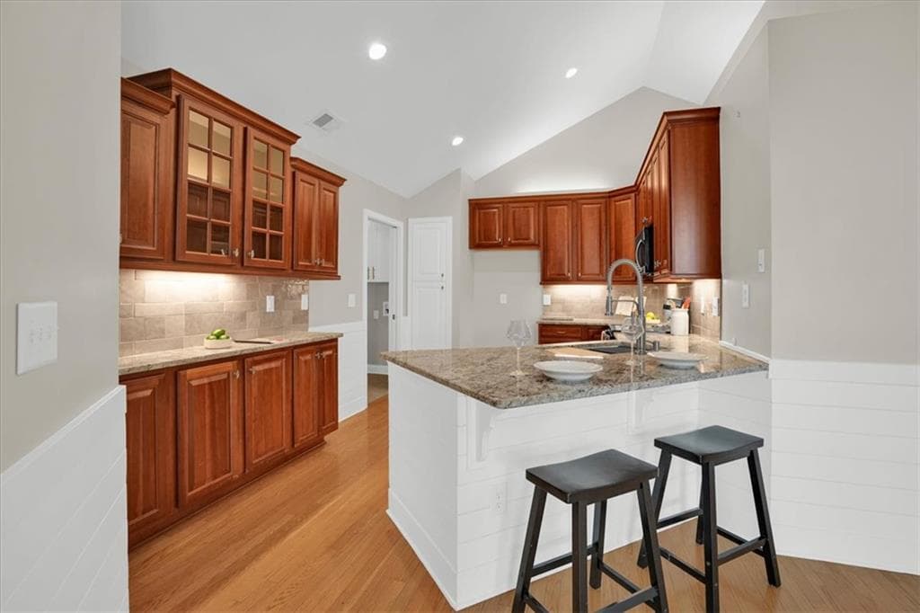 2 bedroom, 2 bathroom, 1,712 sq ft condominium under contract at 5278 Stone Village Circle 8, Kennesaw, GA 30152 — photo 10