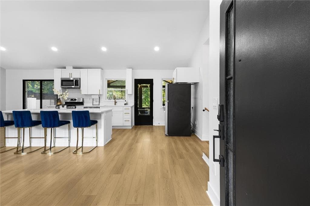 3 bedroom, 2 bathroom, 1,998 sq ft single family residence for sale at 2546 Skyland Trail, Atlanta, GA 30319 — photo 9