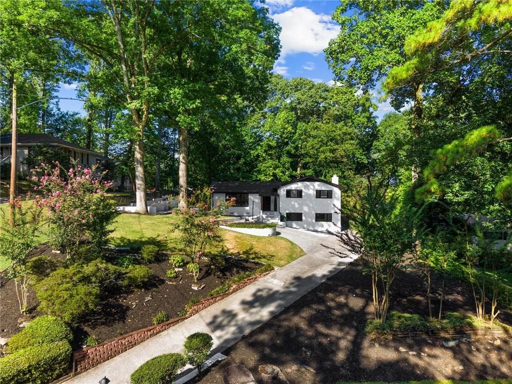 3 bedroom, 2 bathroom, 1,998 sq ft single family residence for sale at 2546 Skyland Trail, Atlanta, GA 30319 — photo 5