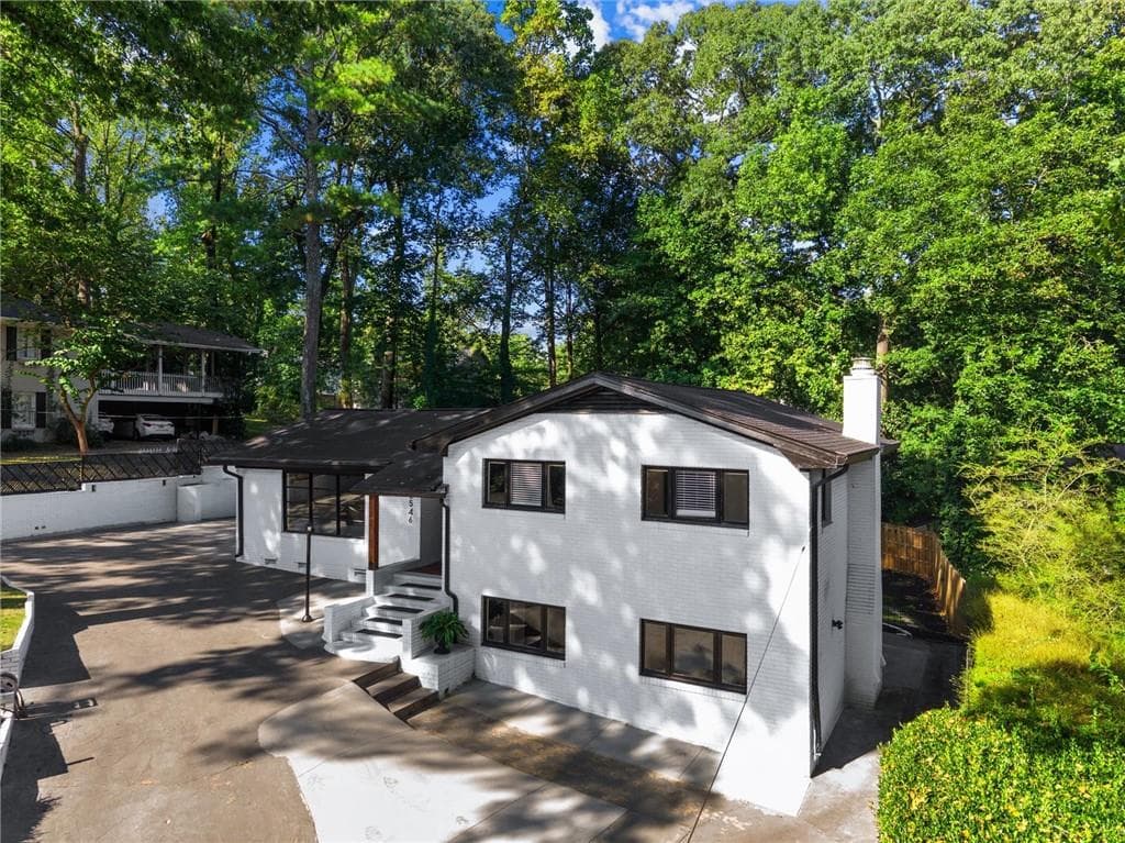 3 bedroom, 2 bathroom, 1,998 sq ft single family residence for sale at 2546 Skyland Trail, Atlanta, GA 30319 — photo 4
