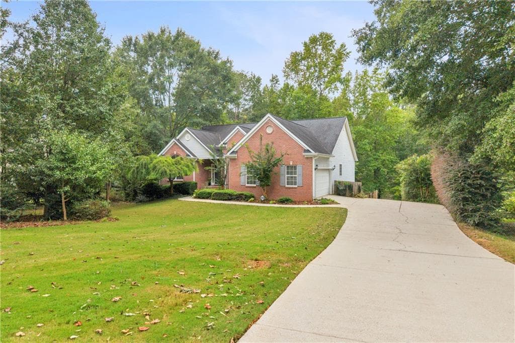 4 bedroom, 3 bathroom, 3,400 sq ft single family residence under contract at 1256 Overland Park Drive, Braselton, GA 30517 — photo 3