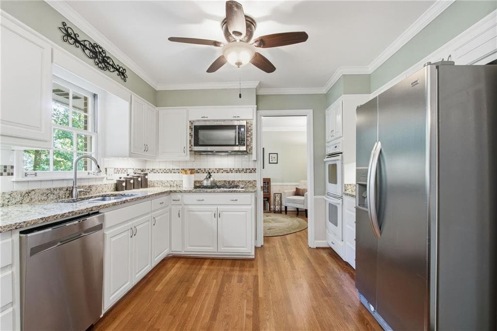 4 bedroom, 3 bathroom, 2,300 sq ft single family residence under contract at 1524 Summerford Court, Dunwoody, GA 30338 — photo 4