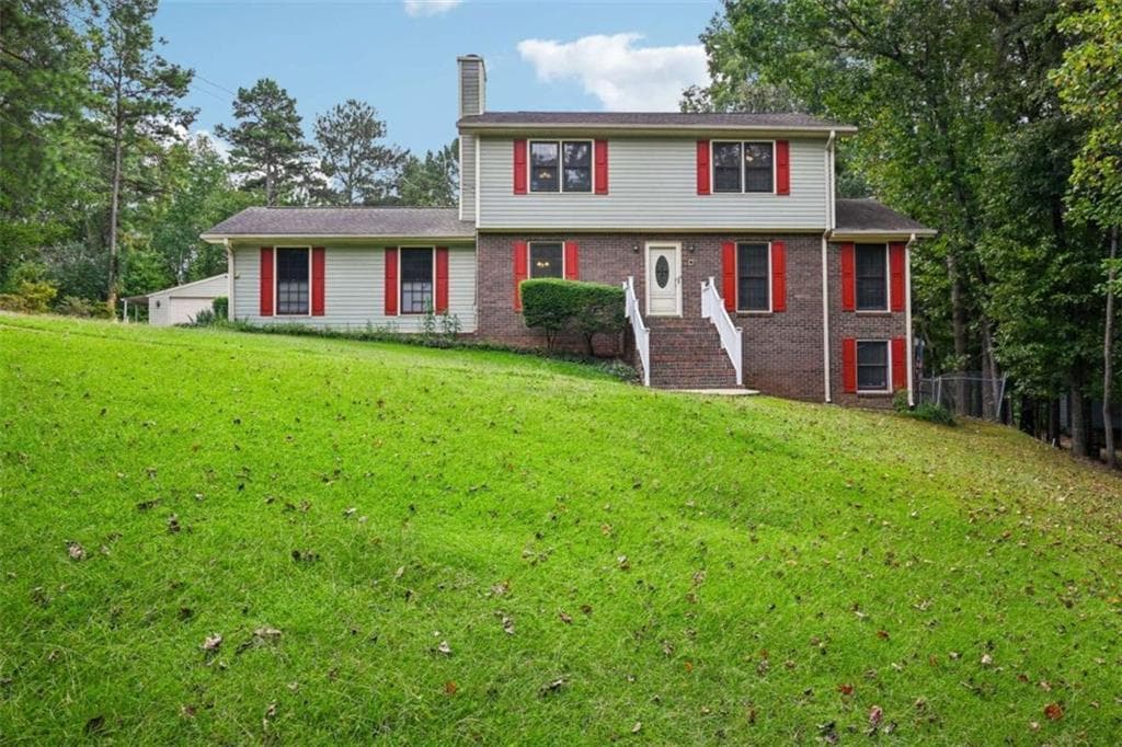 3 bedroom, 3 bathroom, 2,345 sq ft single family residence under contract at 6092 Lakeshore Drive, Mableton, GA 30126