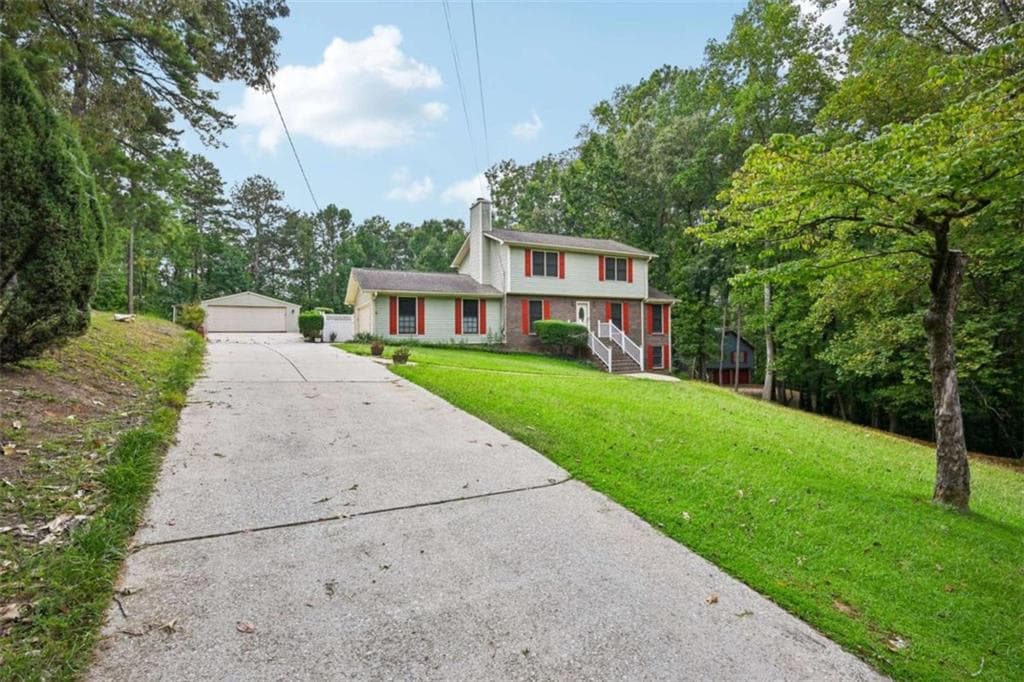 3 bedroom, 3 bathroom, 2,345 sq ft single family residence under contract at 6092 Lakeshore Drive, Mableton, GA 30126 — photo 2