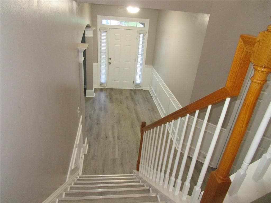4 bedroom, 3 bathroom, 3,168 sq ft single family residence for rent at 4029 Amberleigh Trace, Gainesville, GA 30507 for $2,450 a month — photo 2