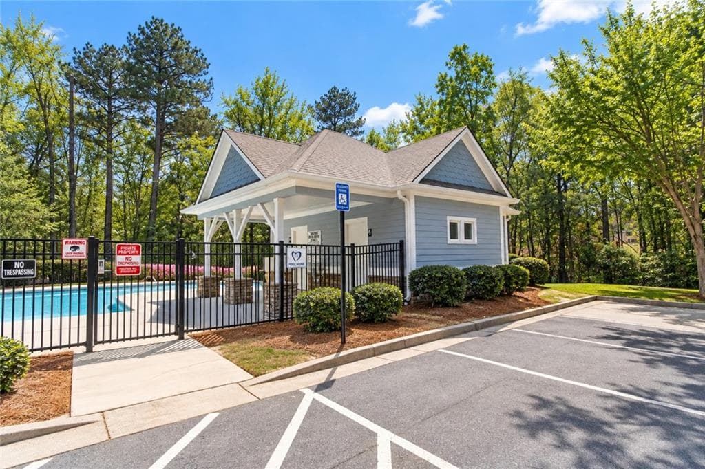 3 bedroom, 3 bathroom, 1,836 sq ft townhouse for sale at 2431 Norwood Park Crossing, Atlanta, GA 30340 — photo 6