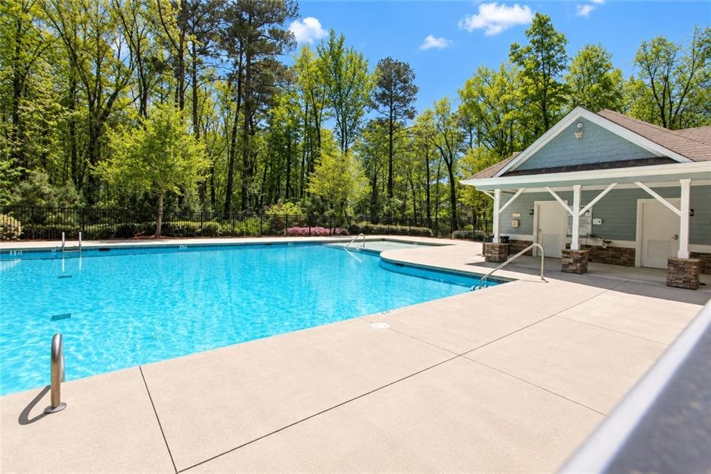 3 bedroom, 3 bathroom, 1,836 sq ft townhouse for sale at 2431 Norwood Park Crossing, Atlanta, GA 30340 — photo 8