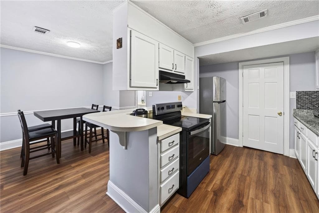 2 bedroom, 3 bathroom, 1,320 sq ft townhouse for sale at 6094 Queen Anne Court, Norcross, GA 30093 — photo 8