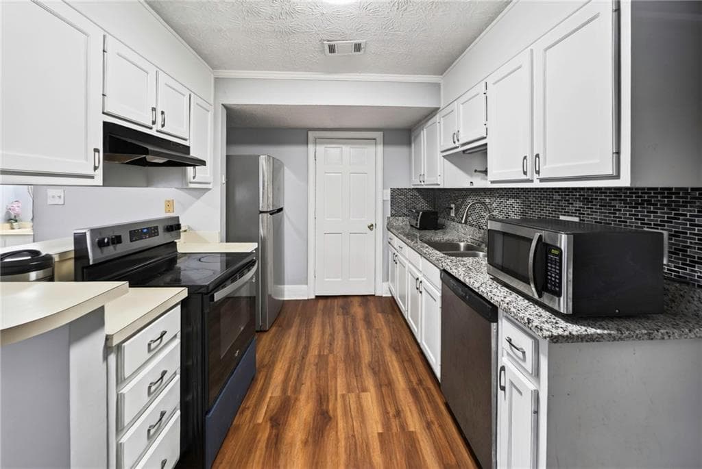2 bedroom, 3 bathroom, 1,320 sq ft townhouse for sale at 6094 Queen Anne Court, Norcross, GA 30093 — photo 9