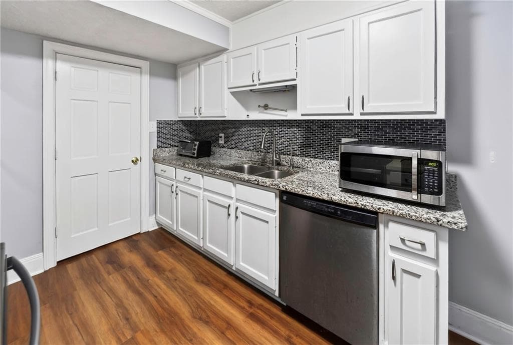 2 bedroom, 3 bathroom, 1,320 sq ft townhouse for sale at 6094 Queen Anne Court, Norcross, GA 30093 — photo 10