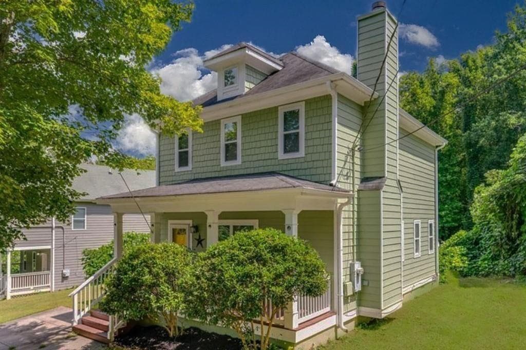 3 bedroom, 3 bathroom, 1,320 sq ft single family residence under contract at 1051 Ada Avenue, Atlanta, GA 30318