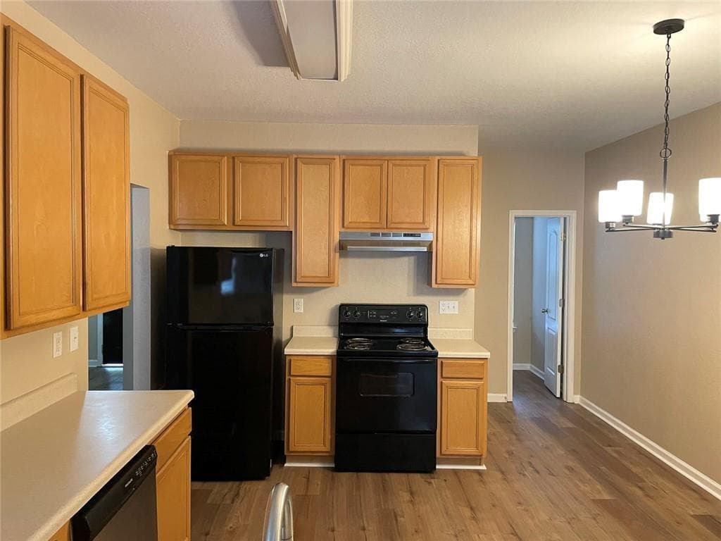 3 bedroom, 3 bathroom, 1,804 sq ft single family residence for rent at 5092 Windsor Forrest Lane, College Park, GA 30349 for $1,750 a month — photo 3