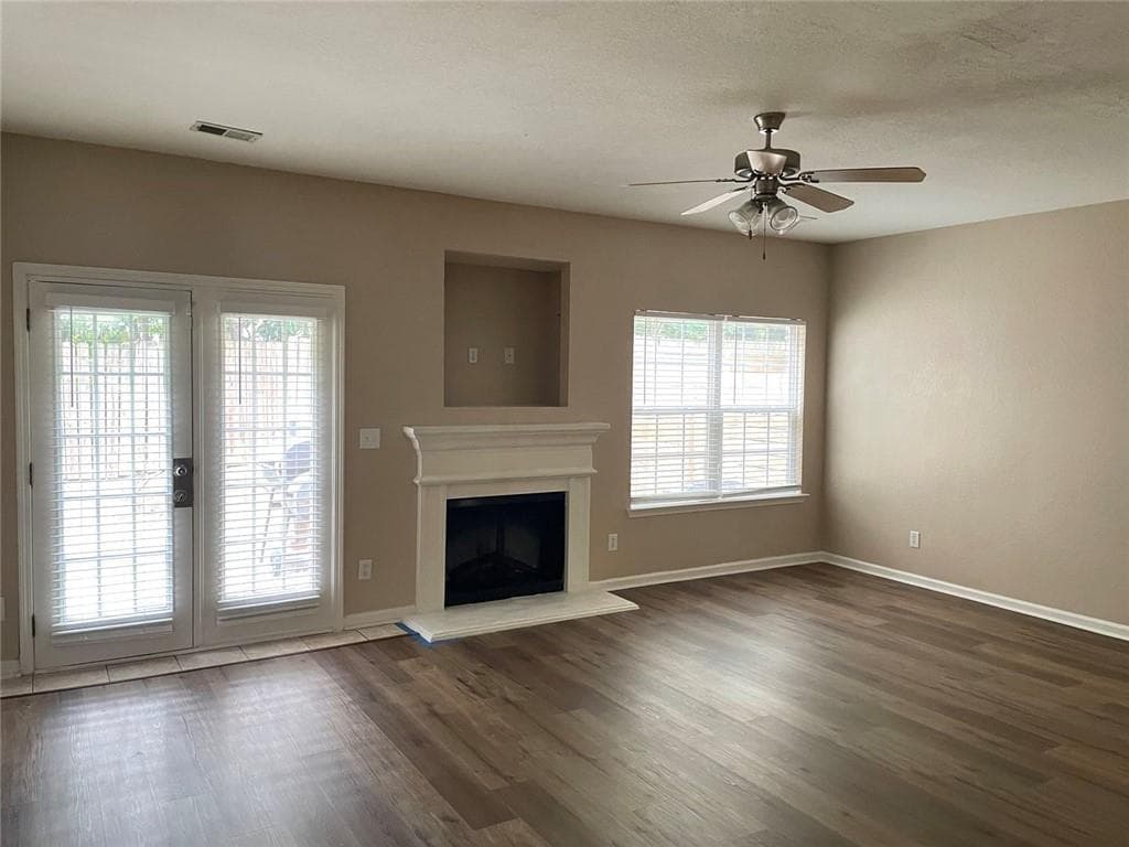 3 bedroom, 3 bathroom, 1,804 sq ft single family residence for rent at 5092 Windsor Forrest Lane, College Park, GA 30349 for $1,750 a month — photo 6