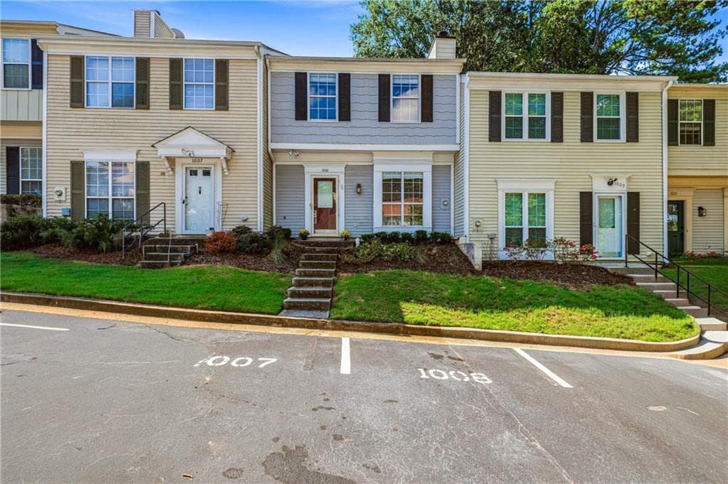 2 bedroom, 3 bathroom, 1,208 sq ft townhouse sold at 1008 Wedgewood Way, Sandy Springs, GA 30350