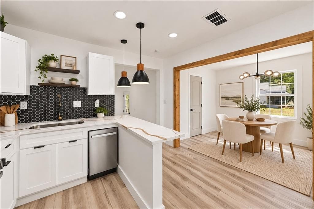 3 bedroom, 2 bathroom, 1,448 sq ft single family residence for sale at 1046 Cheaves Street, Forest Park, GA 30297 — photo 5