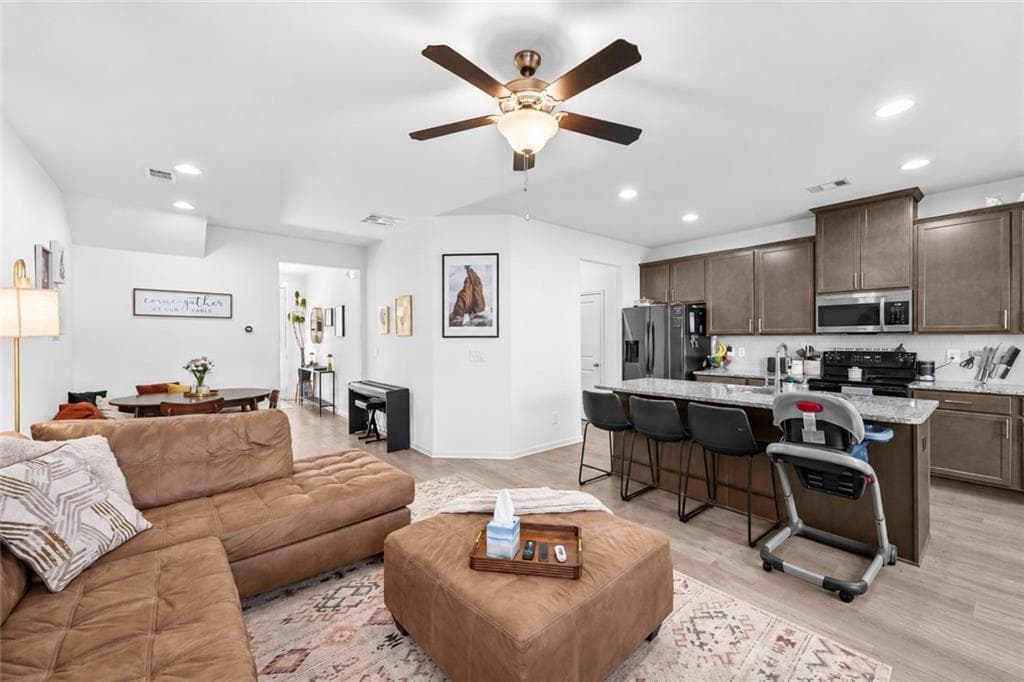 3 bedroom, 3 bathroom, 1,448 sq ft townhouse for sale at 5140 Madeline Place, Stone Mountain, GA 30083 — photo 4
