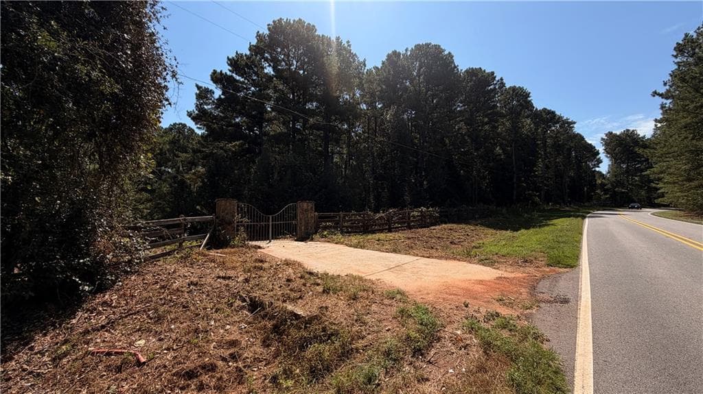 6 bedroom, 5 bathroom, 2,849 sq ft single family residence for sale at 2601 Gees Mill Road, Conyers, GA 30013 — photo 2
