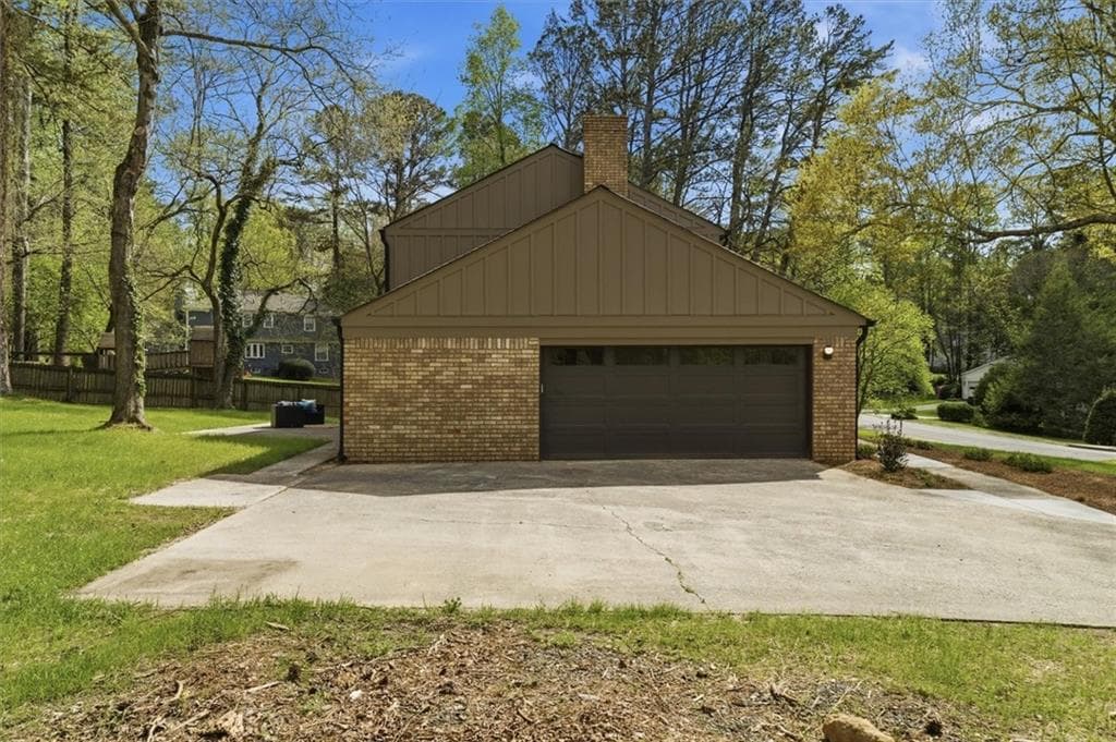 4 bedroom, 3 bathroom, 3,439 sq ft single family residence for sale at 3829 Fox Hills Drive, Marietta, GA 30067 — photo 5
