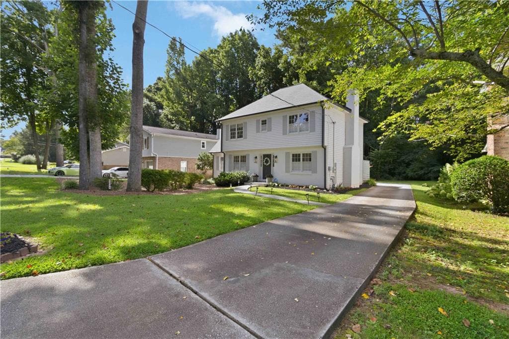 3 bedroom, 3 bathroom, 1,888 sq ft single family residence for sale at 4249 Duesenberg Drive, Tucker, GA 30084 — photo 4