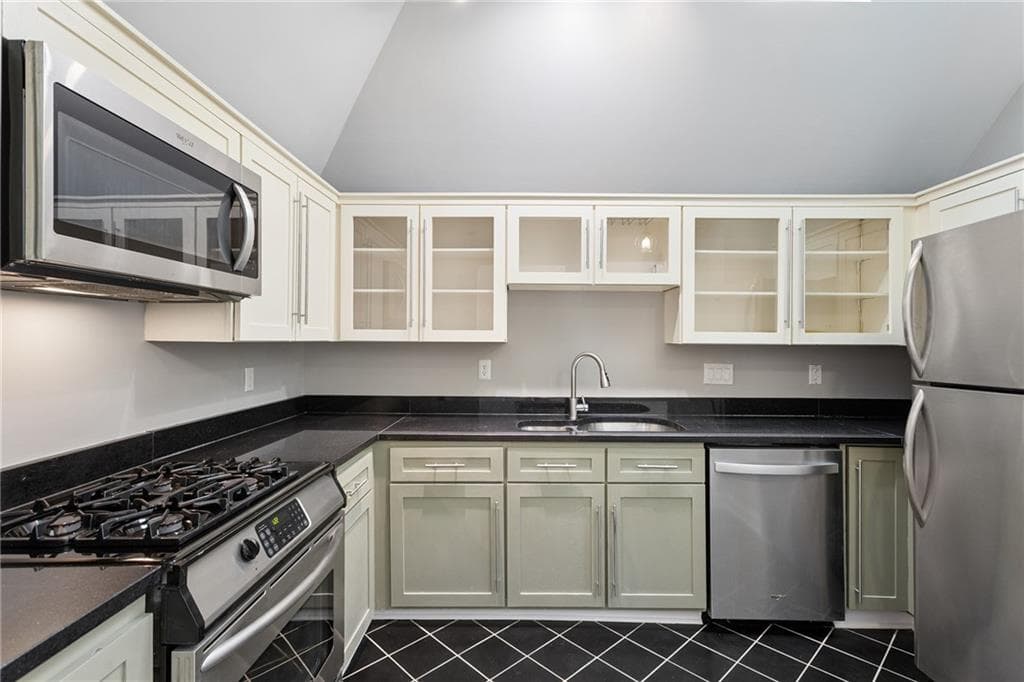 1 bedroom, 1 bathroom, 1,106 sq ft condominium for sale at 893 Piedmont Avenue 10, Atlanta, GA 30309 — photo 8