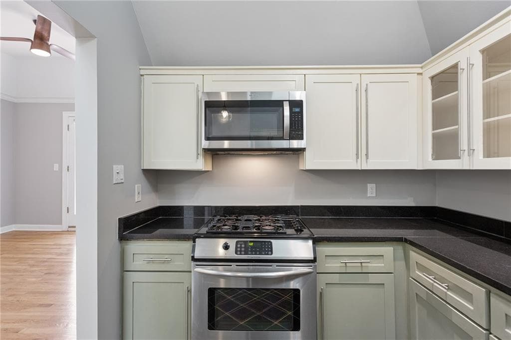 1 bedroom, 1 bathroom, 1,106 sq ft condominium for sale at 893 Piedmont Avenue 10, Atlanta, GA 30309 — photo 10