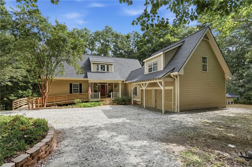 3 bedroom, 4 bathroom, 3,568 sq ft single family residence for sale at 907 Rainbow Circle, Cleveland, GA 30528 — photo 7