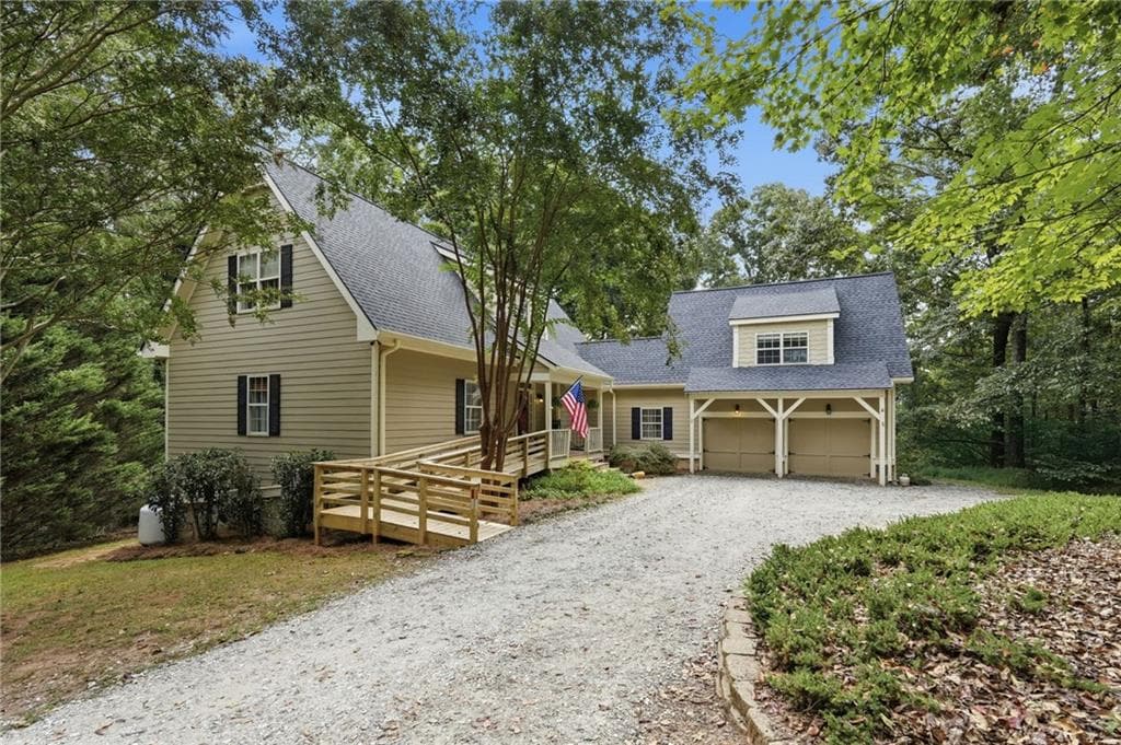 3 bedroom, 4 bathroom, 3,568 sq ft single family residence for sale at 907 Rainbow Circle, Cleveland, GA 30528 — photo 8