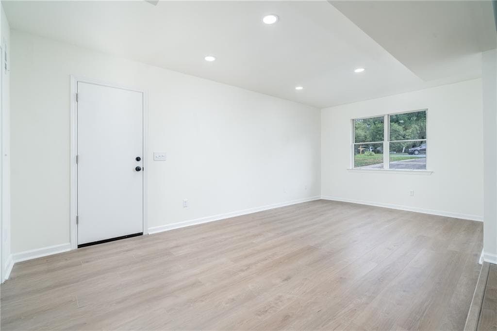 3 bedroom, 3 bathroom, 1,790 sq ft single family residence for sale at 118 Jade Lane, Dallas, GA 30132 — photo 6