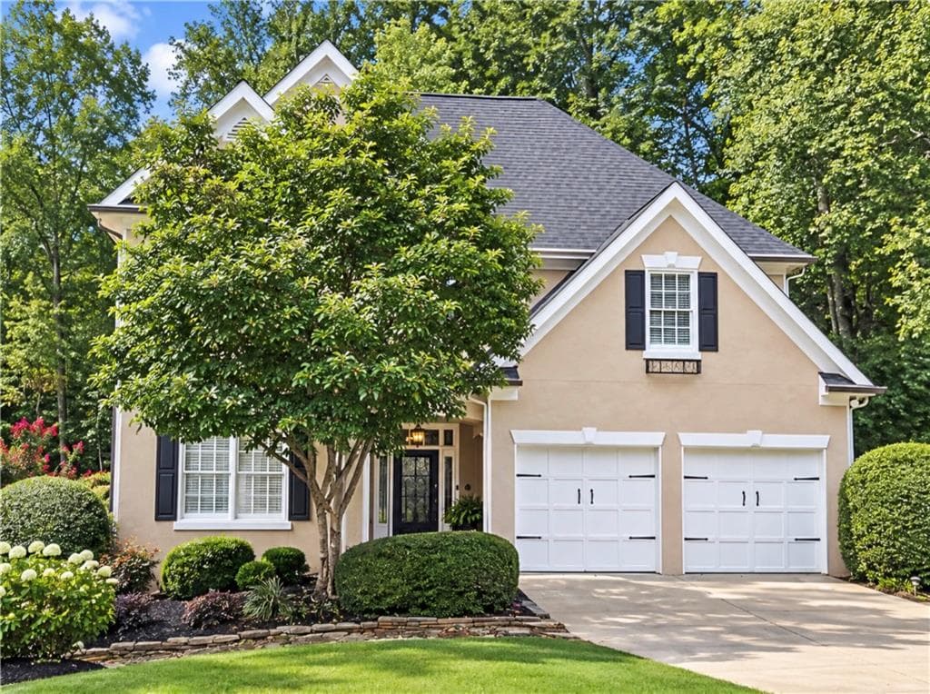 7 bedroom, 4 bathroom, 4,050 sq ft home for sale at 585 Oak Alley Way, Johns Creek, GA