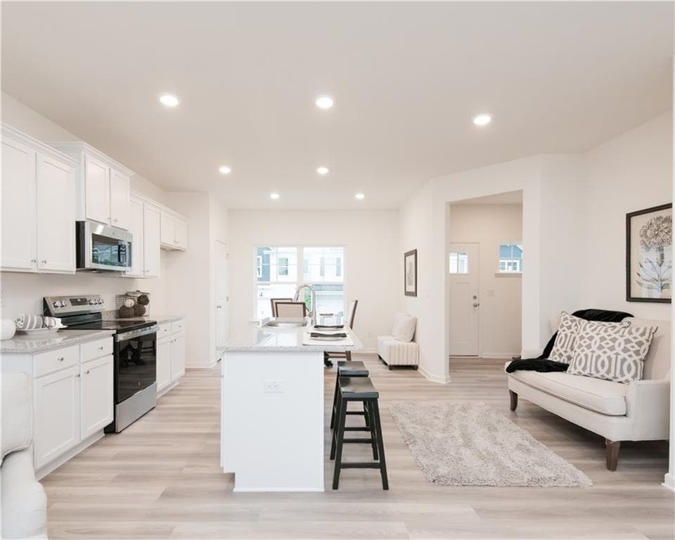 3 bedroom, 3 bathroom, 1,685 sq ft townhouse for sale at 1569 Salem Drive 85, Conyers, GA 30013 — photo 6