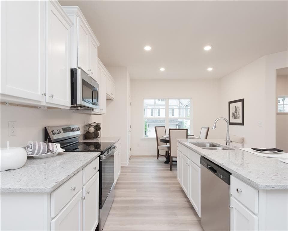 3 bedroom, 3 bathroom, 1,685 sq ft townhouse for sale at 1569 Salem Drive 85, Conyers, GA 30013 — photo 7