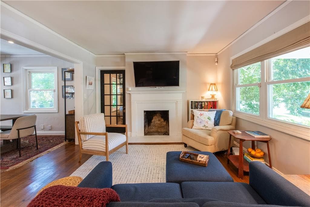 2 bedroom, 1 bathroom single family residence under contract at 2430 Shenandoah Avenue, Atlanta, GA 30305 — photo 6