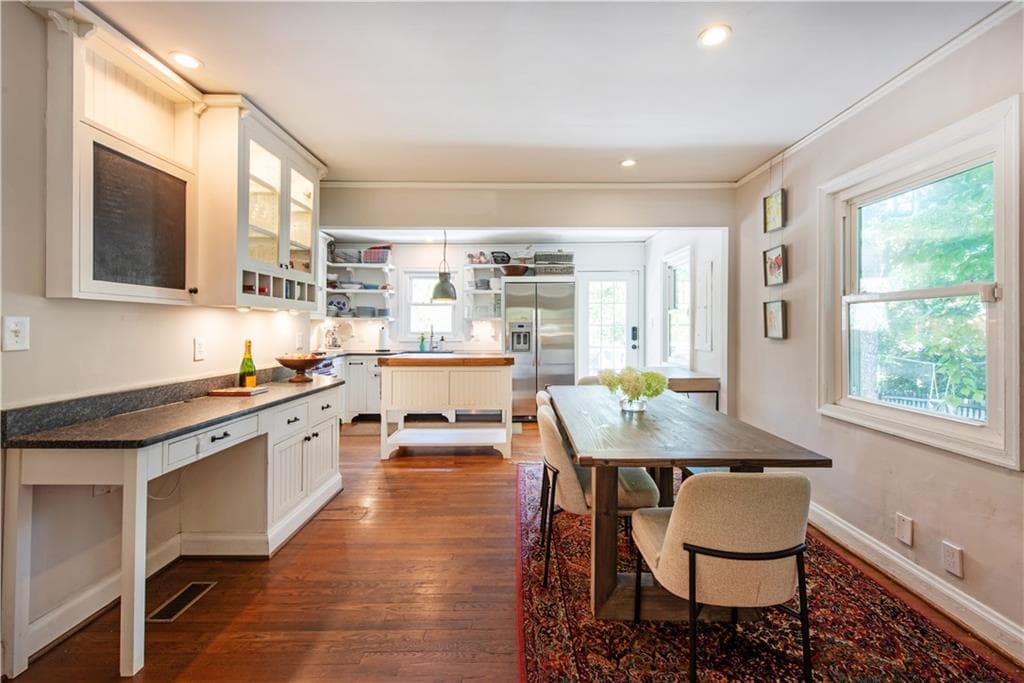 2 bedroom, 1 bathroom single family residence under contract at 2430 Shenandoah Avenue, Atlanta, GA 30305 — photo 7