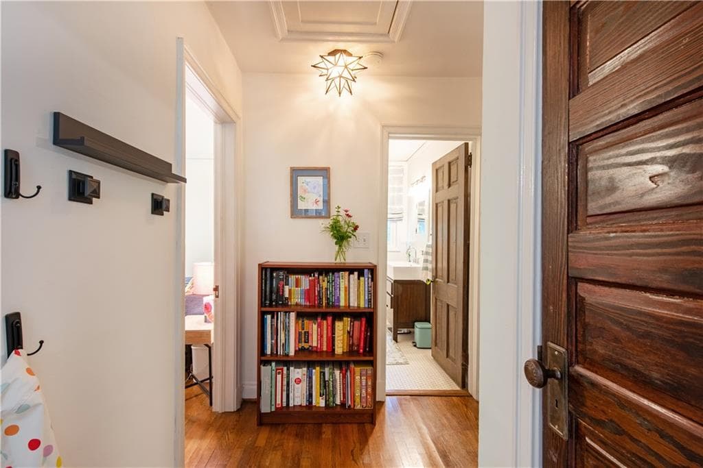 2 bedroom, 1 bathroom single family residence under contract at 2430 Shenandoah Avenue, Atlanta, GA 30305 — photo 10