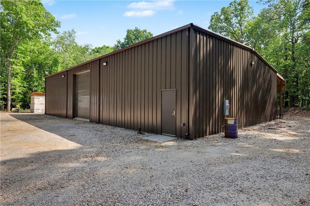 single family residence under contract at 1110 Locklin Road, Monroe, GA 30655 — photo 3