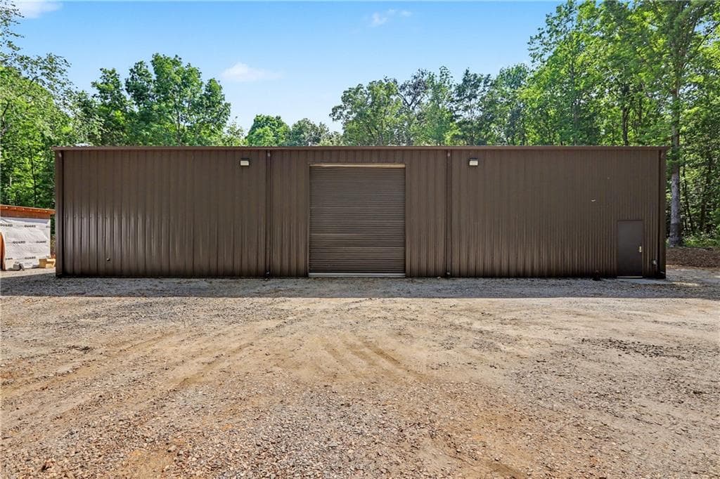 single family residence under contract at 1110 Locklin Road, Monroe, GA 30655 — photo 4