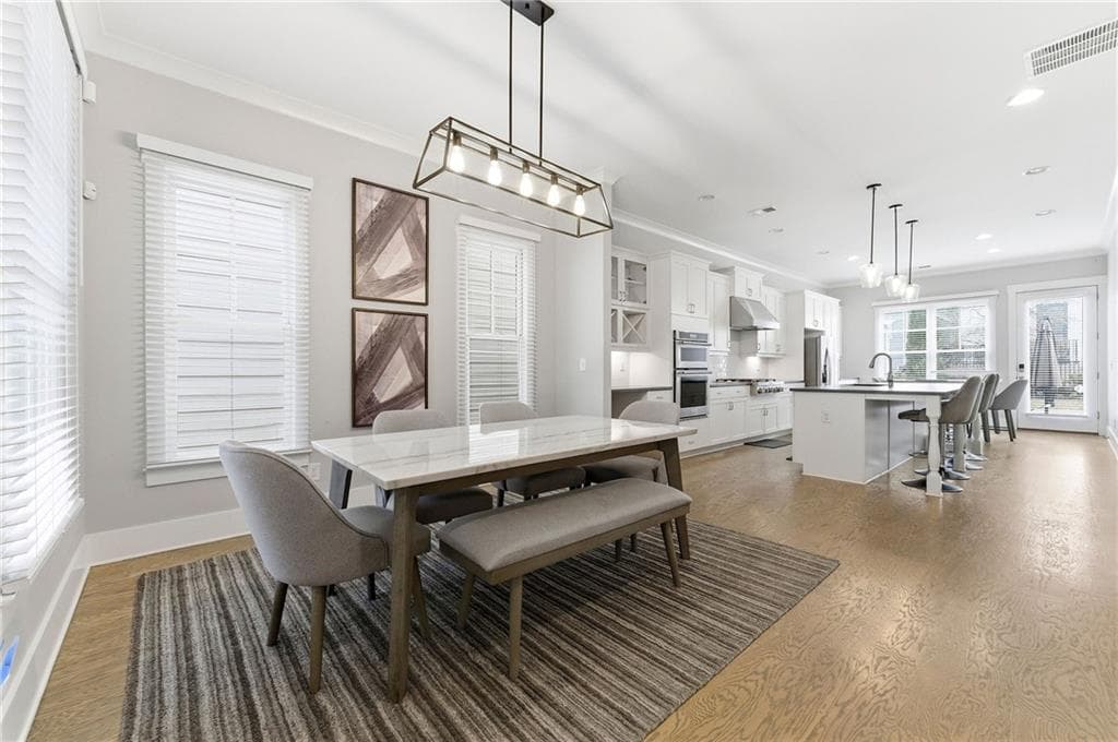 4 bedroom, 4 bathroom, 2,610 sq ft single family residence for sale at 1962 Westside Boulevard, Atlanta, GA 30318 — photo 2