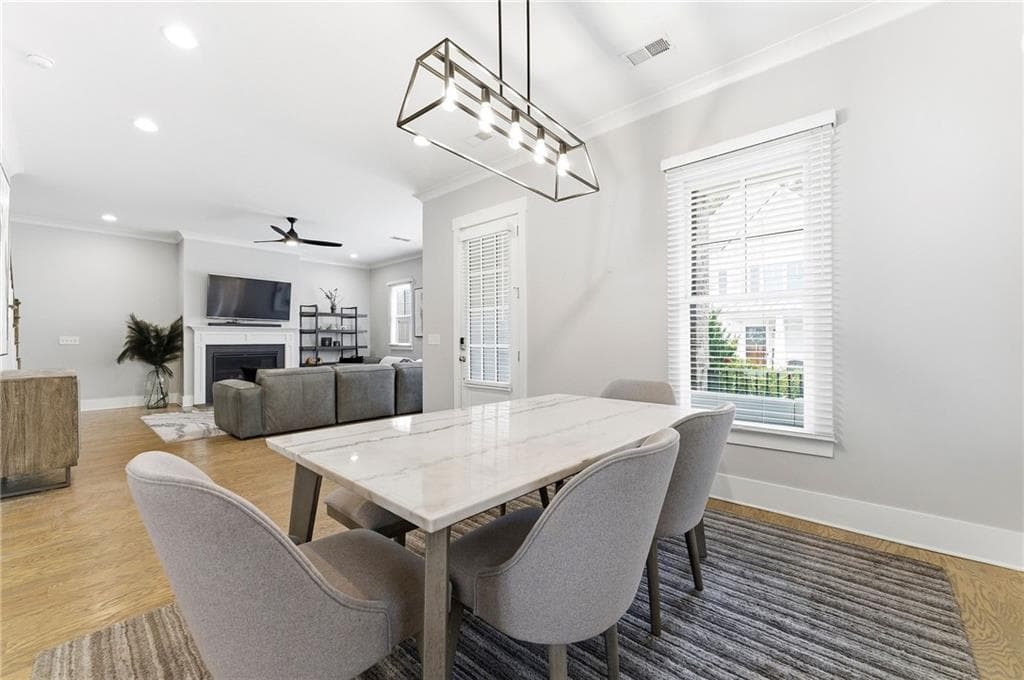 4 bedroom, 4 bathroom, 2,610 sq ft single family residence for sale at 1962 Westside Boulevard, Atlanta, GA 30318 — photo 3