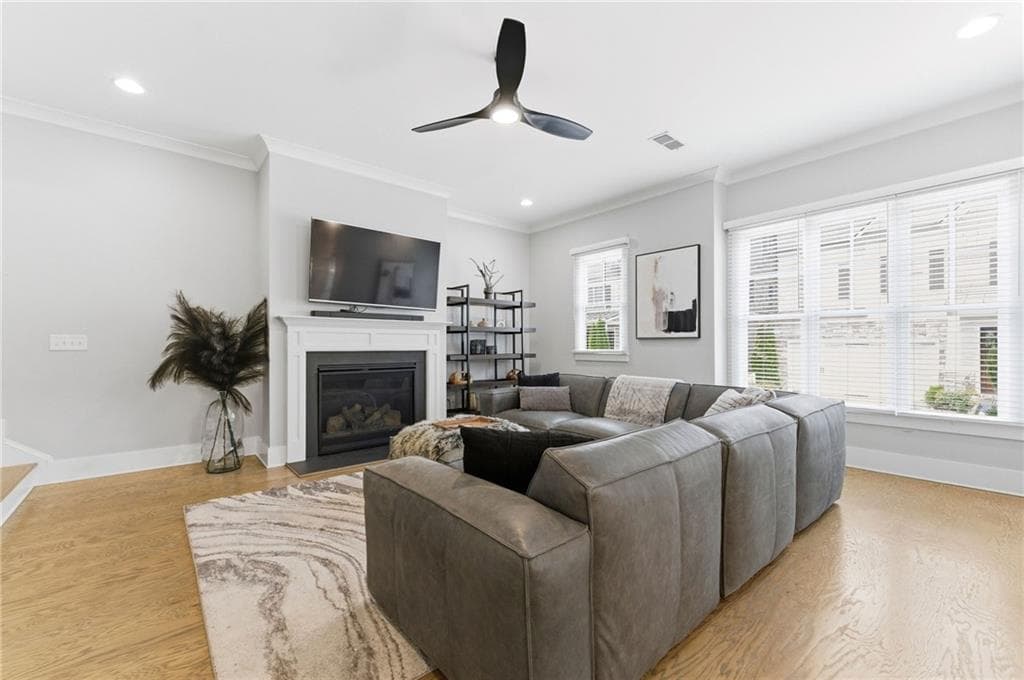 4 bedroom, 4 bathroom, 2,610 sq ft single family residence for sale at 1962 Westside Boulevard, Atlanta, GA 30318 — photo 8