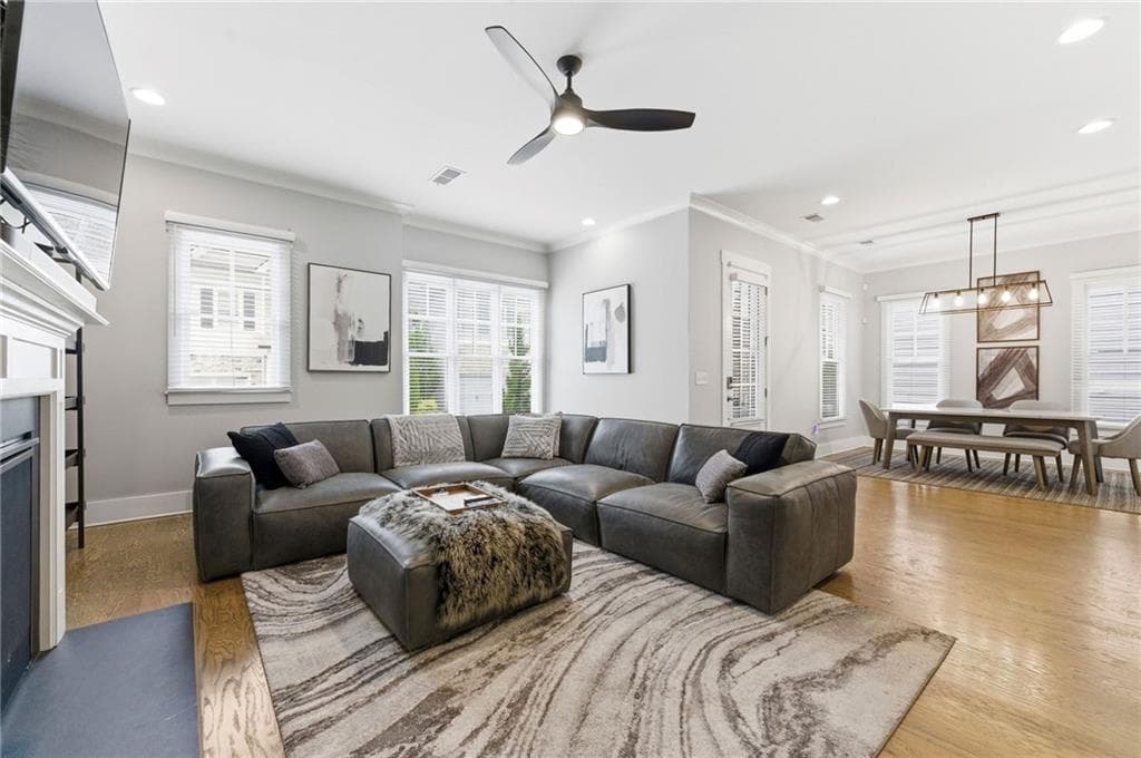 4 bedroom, 4 bathroom, 2,610 sq ft single family residence for sale at 1962 Westside Boulevard, Atlanta, GA 30318 — photo 9
