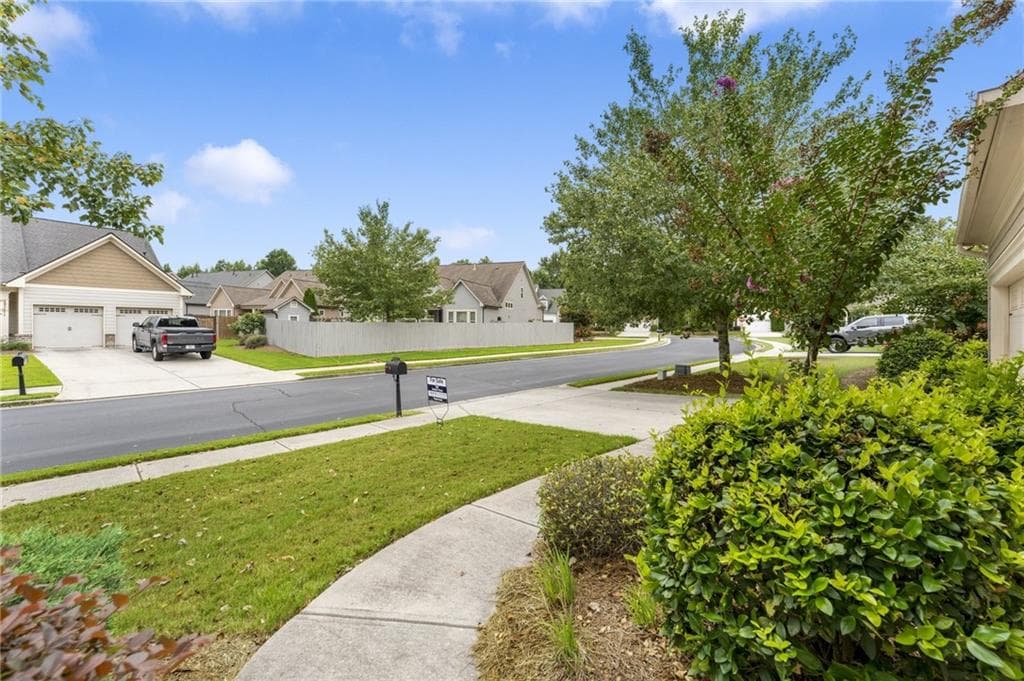 5 bedroom, 4 bathroom, 3,344 sq ft single family residence for sale at 3152 Jocassee Drive, Buford, GA 30519 — photo 4