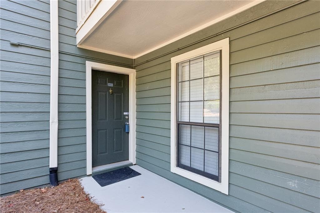2 bedroom, 2 bathroom, 1,270 sq ft condominium for sale at 2832 Vinings Central Drive 143, Atlanta, GA 30339 — photo 3