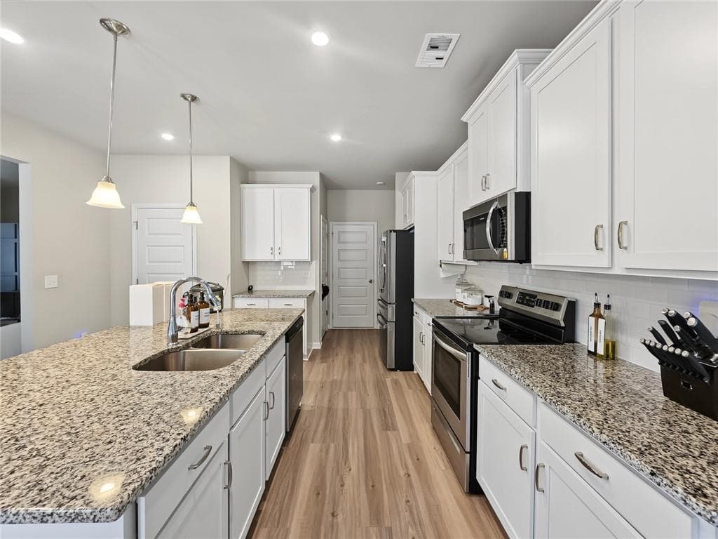 4 bedroom, 3 bathroom, 2,565 sq ft single family residence for sale at 918 Brittfield Way, Loganville, GA 30052 — photo 7